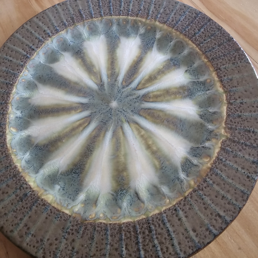 Good Earth Richie Watts Set Of Two Dinner Plates - Picture 2 of 7